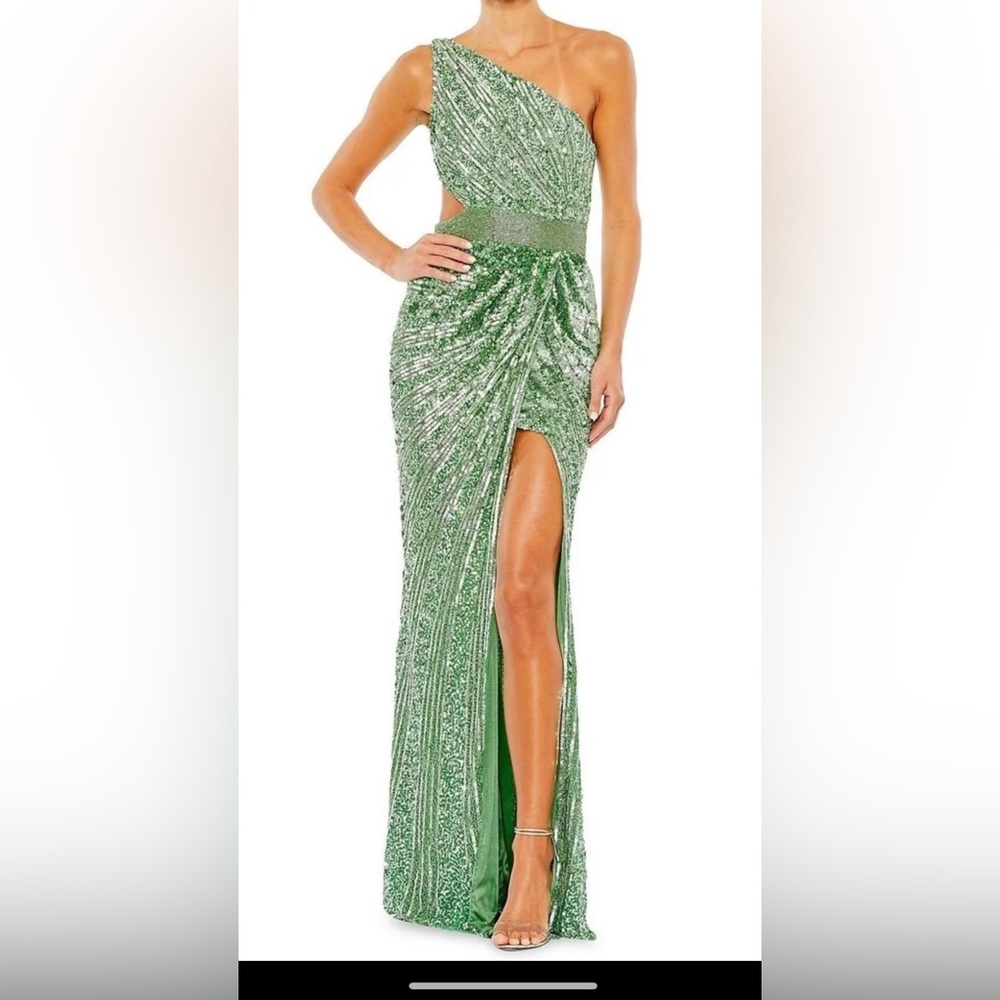 Mac Duggal one shoulder size 0 green with glitter evening gown